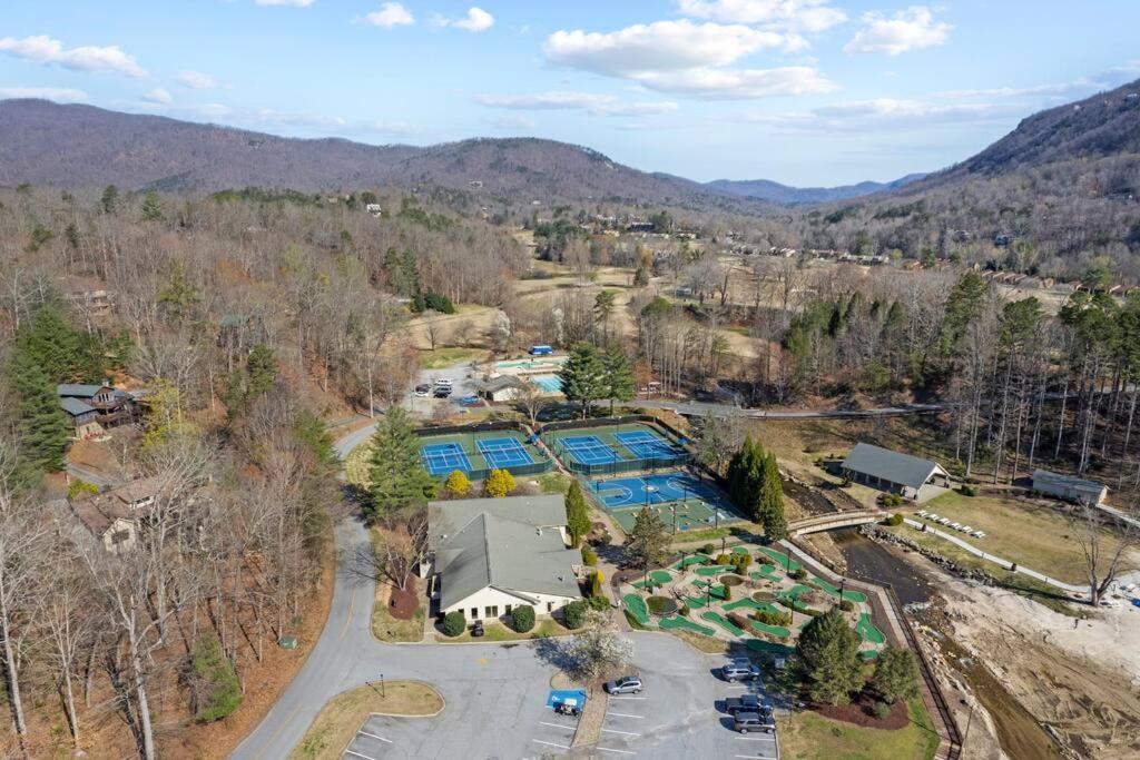 Above It All Hot Tub Views Rumbling Bald Sleeps 11 Villa Lake Lure Exterior photo